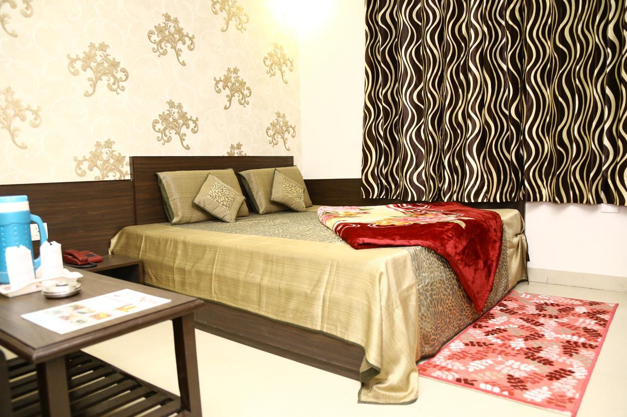 Hotel Abhinandan Inn Jaipur Ngoại thất bức ảnh