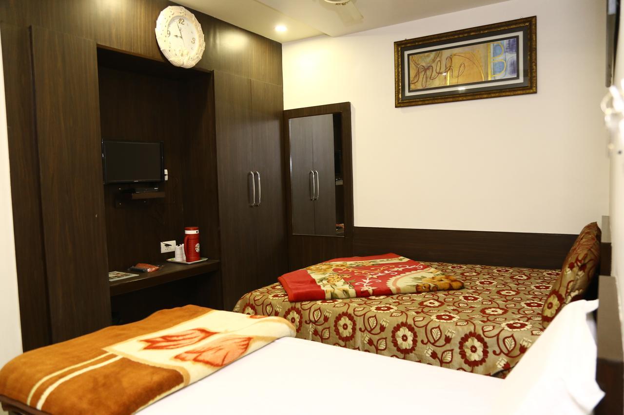 Hotel Abhinandan Inn Jaipur Ngoại thất bức ảnh