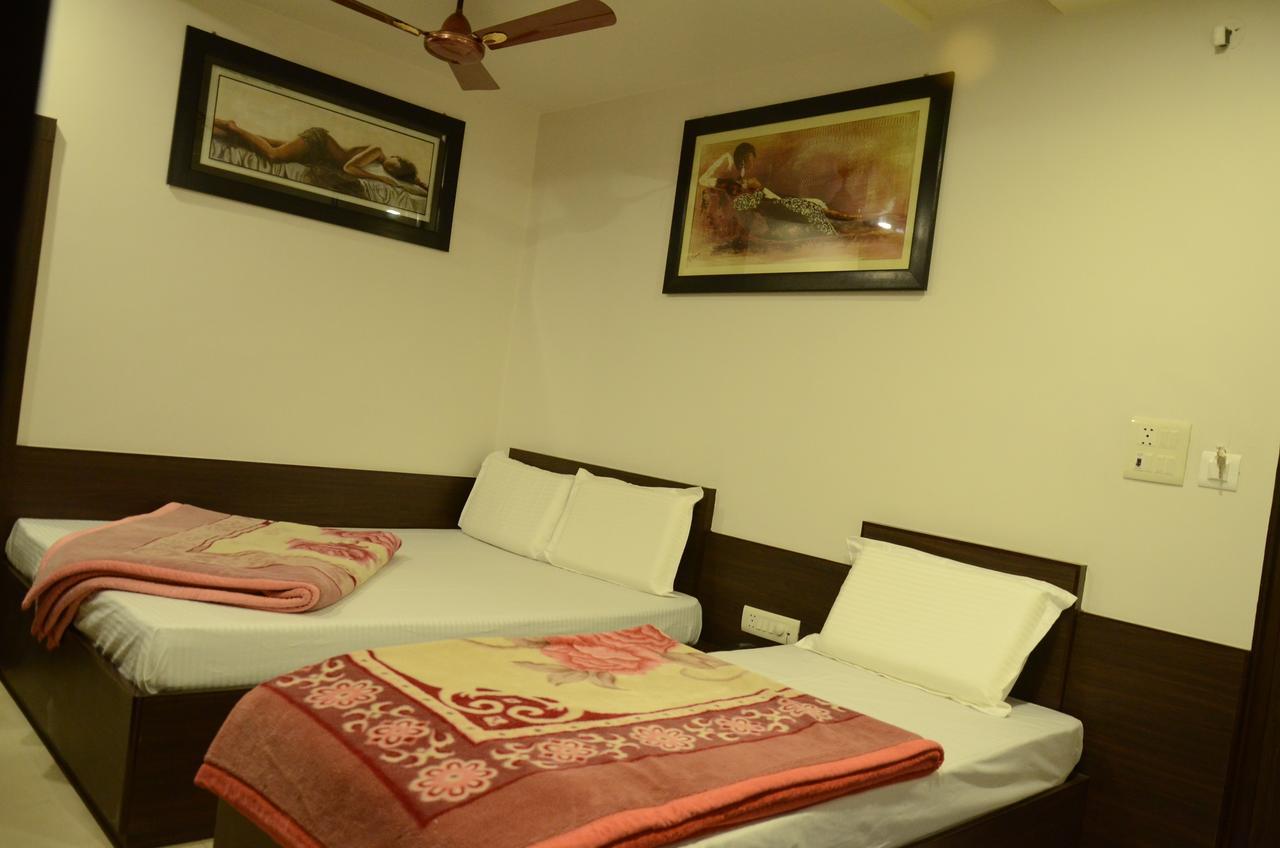 Hotel Abhinandan Inn Jaipur Ngoại thất bức ảnh