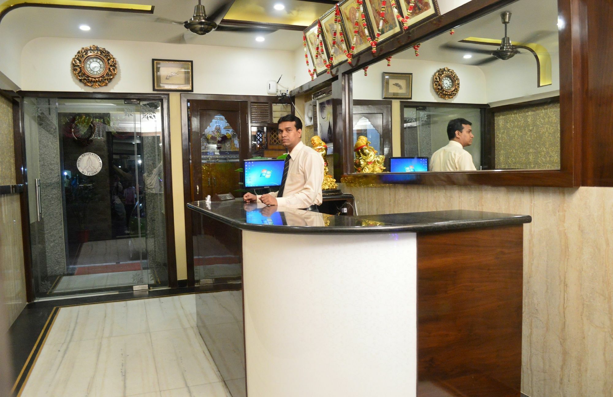 Hotel Abhinandan Inn Jaipur Ngoại thất bức ảnh